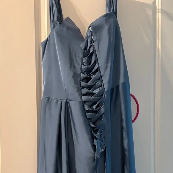 Elegant Blue Evening Gown - Picture 6 of 6